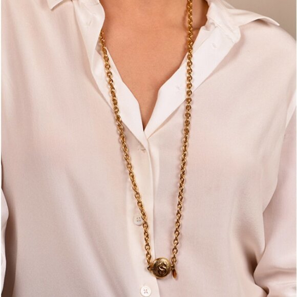CHANEL Vintage 24k Gold Plated Embossed CC Logo Necklace - Picture 7 of 9